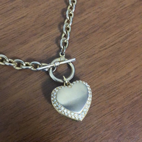 Gold heart chain necklace - Picture 2 of 5